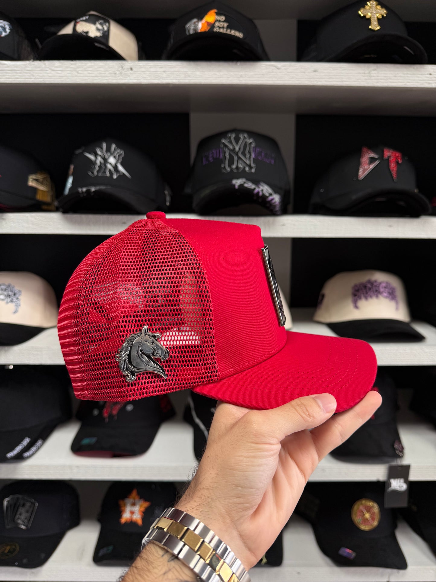 Ferreti Horse Power Red